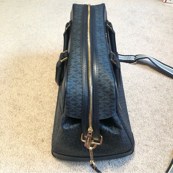 Michael Kors Admiral Blue Travel Large Weekender Bag set wallet & cosmetic pouch - Picture 11 of 15